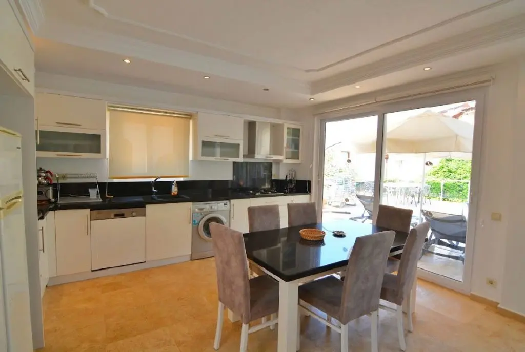 Fitted kitchen